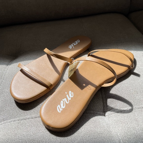 SOLD - NWT Aerie Sandals - Picture 4 of 4